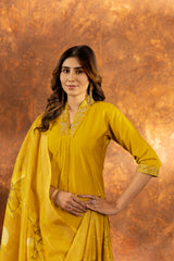 MUSTARD YELLOW EMBROIDERED KURTA PANT SET WITH FLORAL DUPATTA