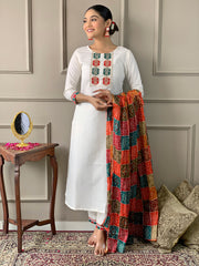 Designer White Kurti With Bandhani Dupatta