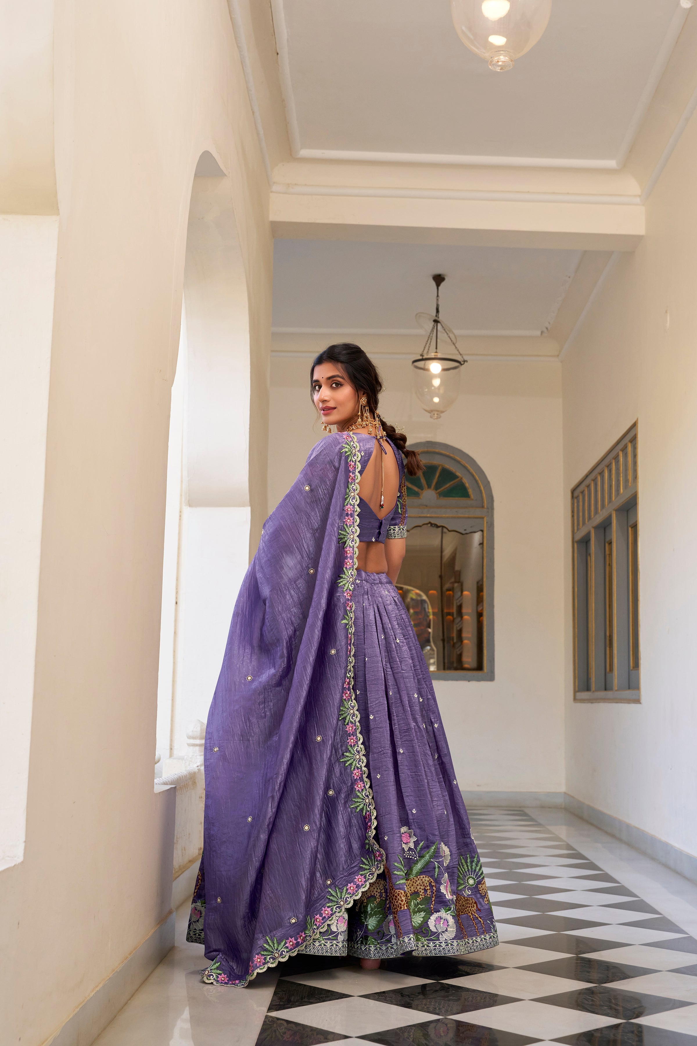 TRADITIONAL INDIAN ENSEMBLE BEAUTIFUL LEHENGA CHOLI