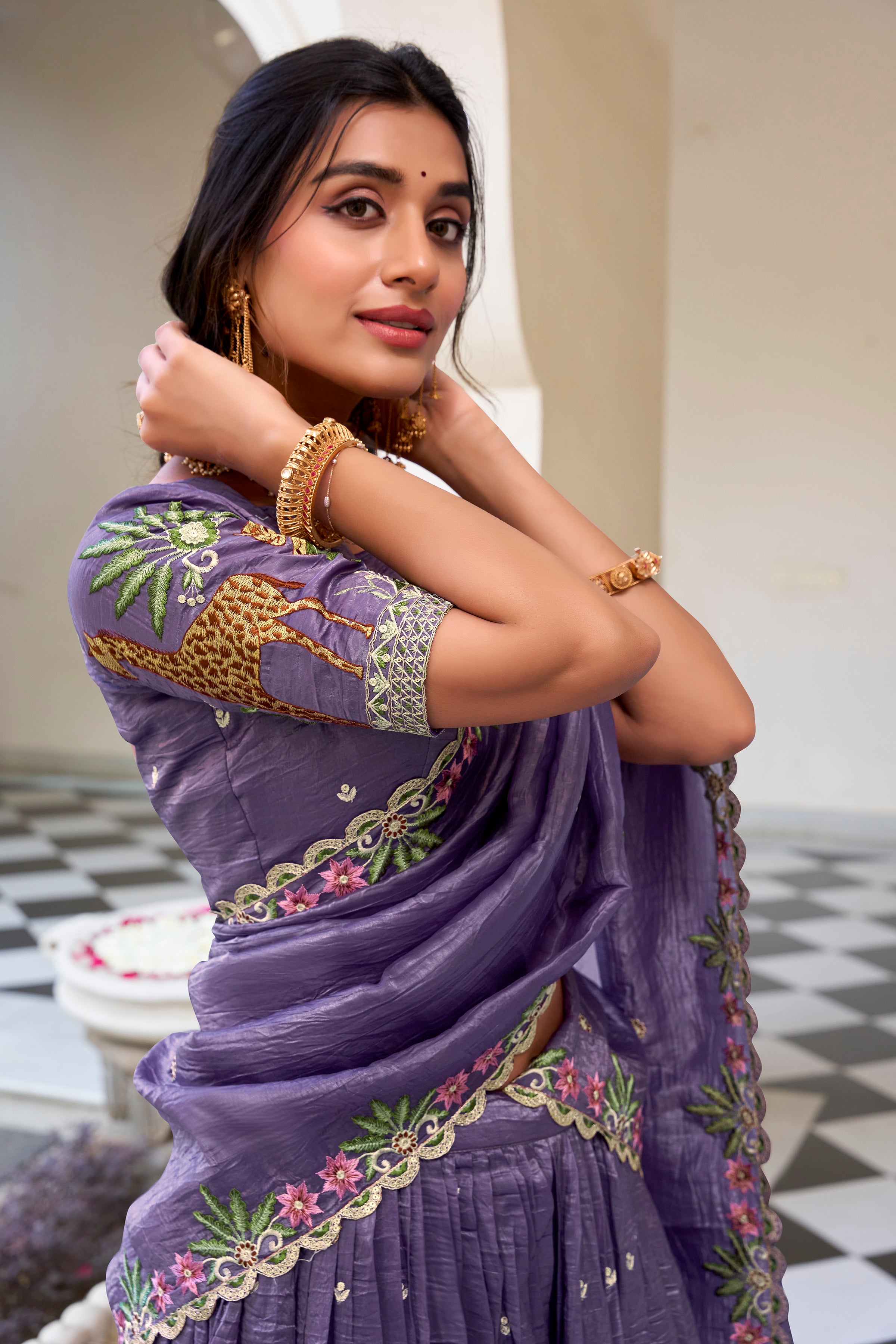 TRADITIONAL INDIAN ENSEMBLE BEAUTIFUL LEHENGA CHOLI