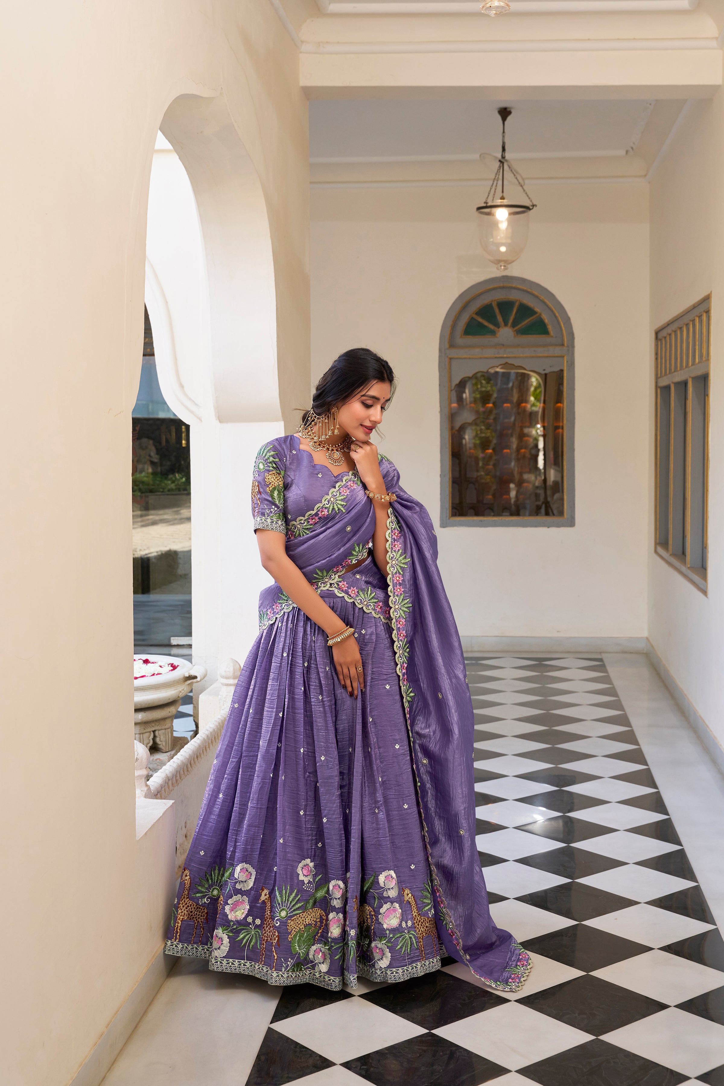 TRADITIONAL INDIAN ENSEMBLE BEAUTIFUL LEHENGA CHOLI