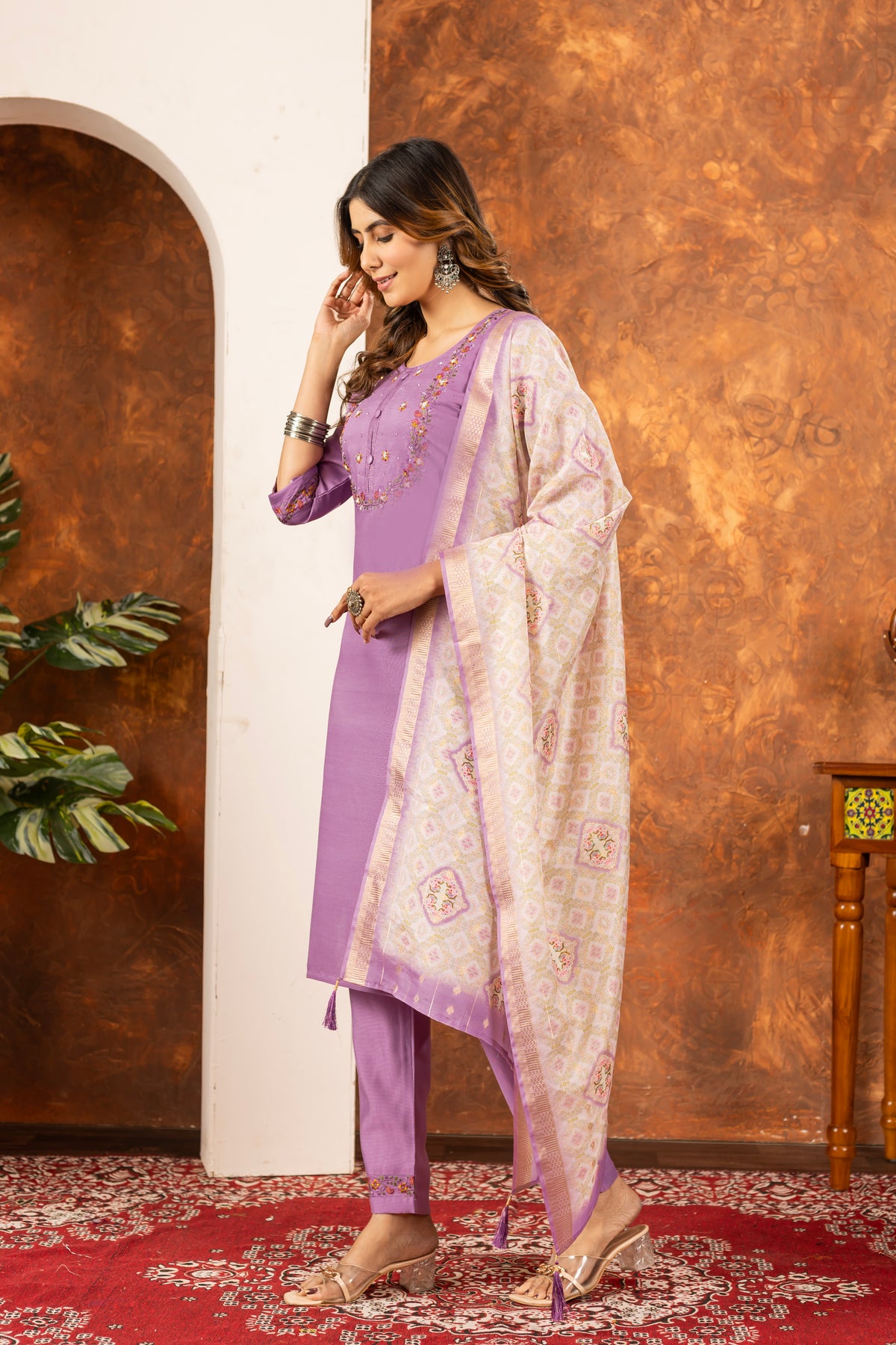 ELEGANT LAVENDER EMBROIDERED FESTIVAL SUIT SET WITH PRINTED DUPATTA