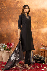 ELEGANT BLACK EMBROIDERED KURTA PANT SET WITH FLORAL DUPATTA