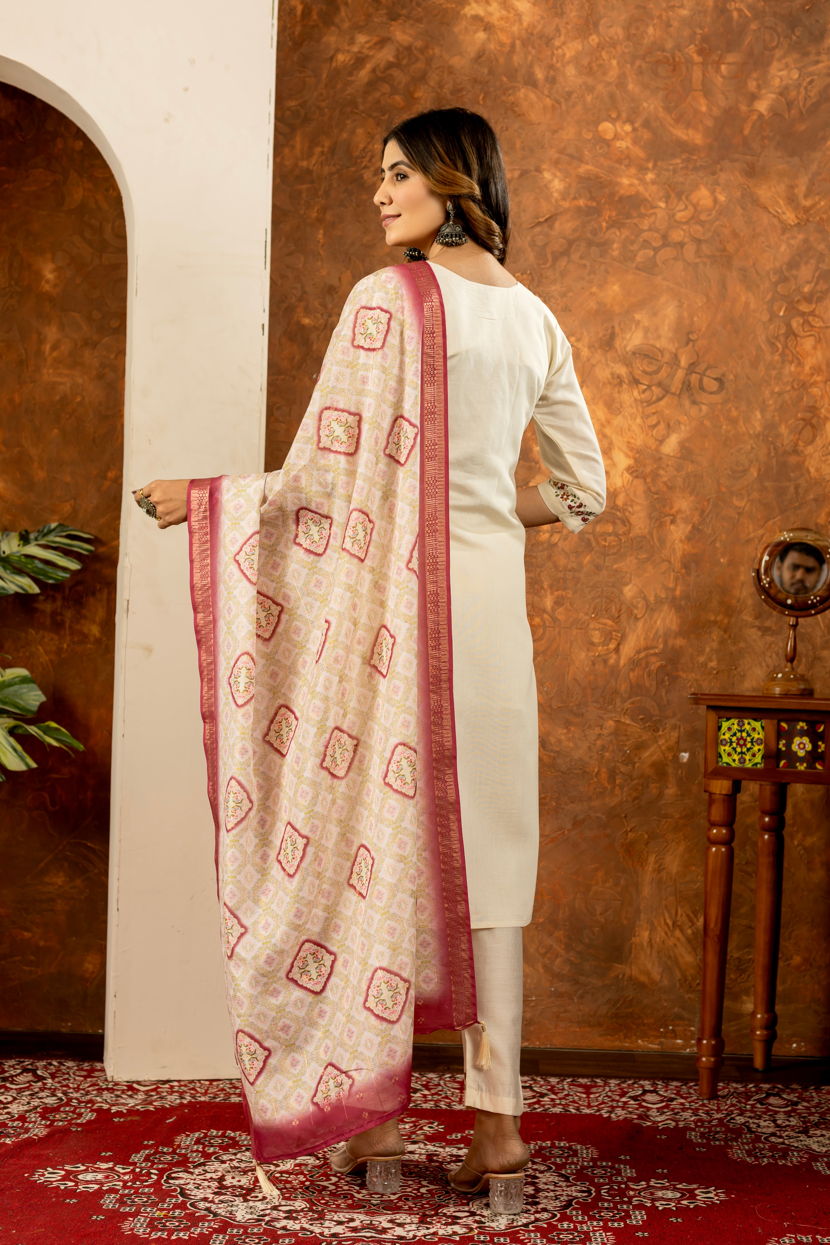 ELEGANT OFF-WHITE EMBROIDERED FESTIVAL SUIT SET WITH PRINTED DUPATTA
