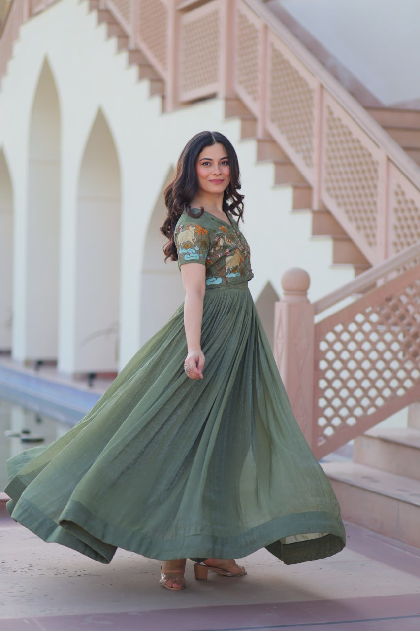 Designer Silver Crunchy readymade Koti Gown